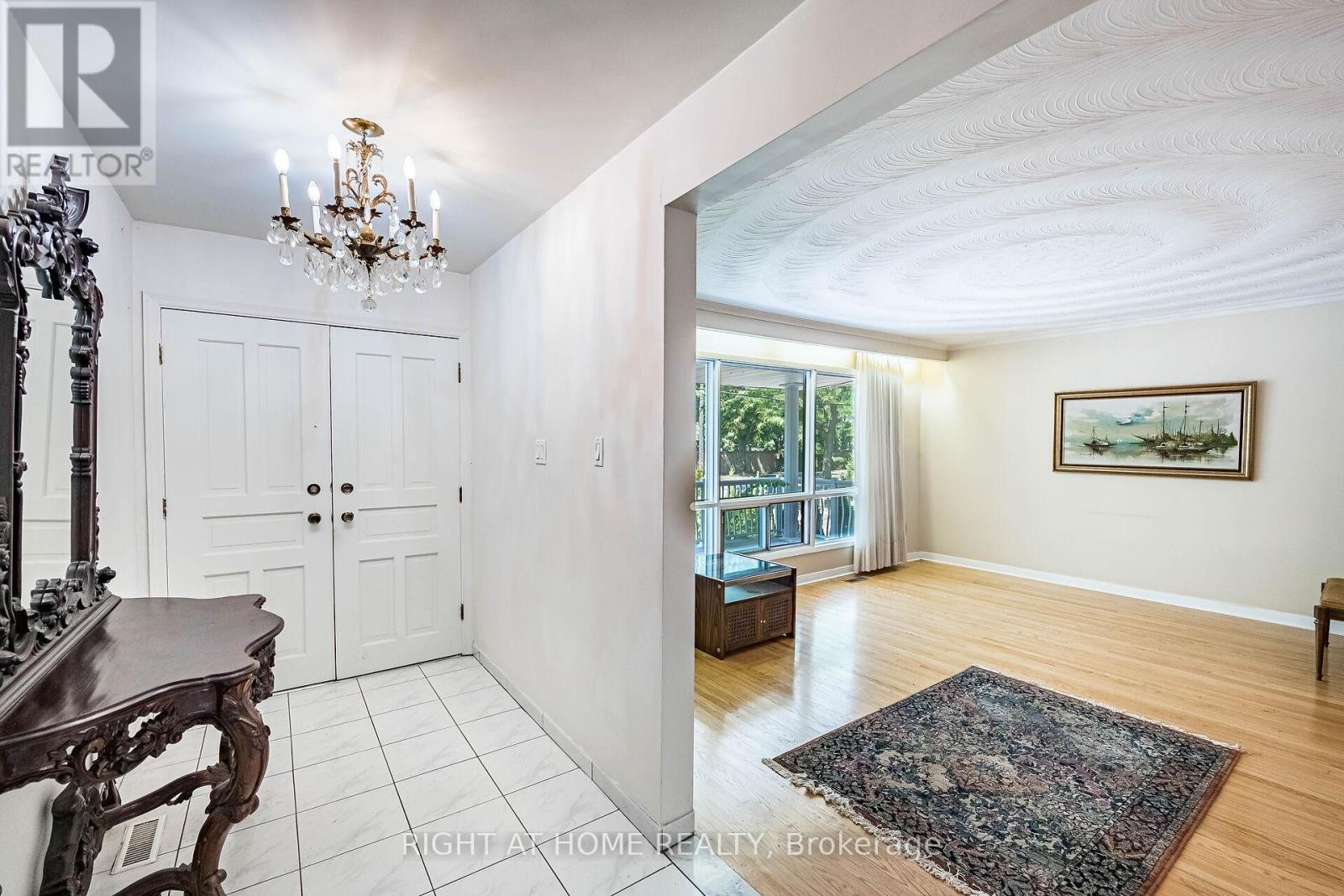 












233 FAYWOOD BOULEVARD

,
Toronto (Clanton Park),




Ontario
M3H2Y3

