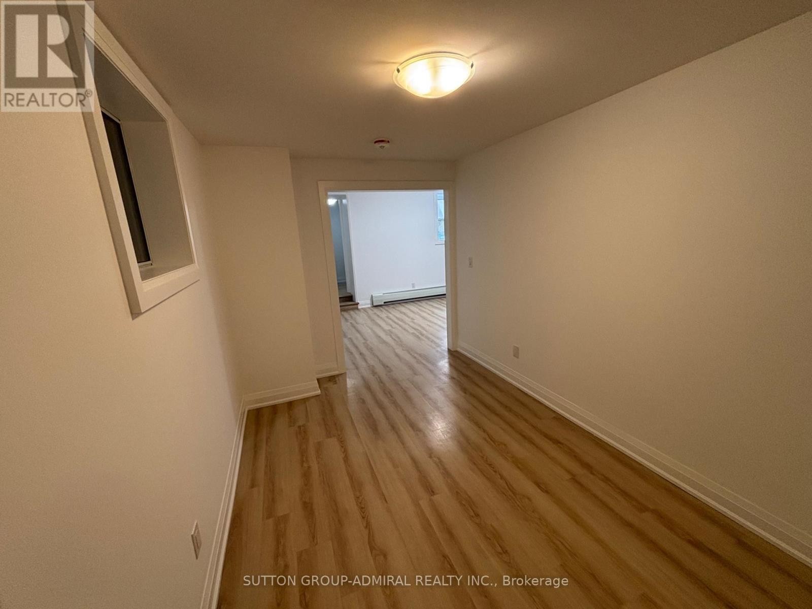 












166 VAUGHAN ROAD

,
Toronto (Humewood-Cedarvale),




Ontario
M6C2M2

