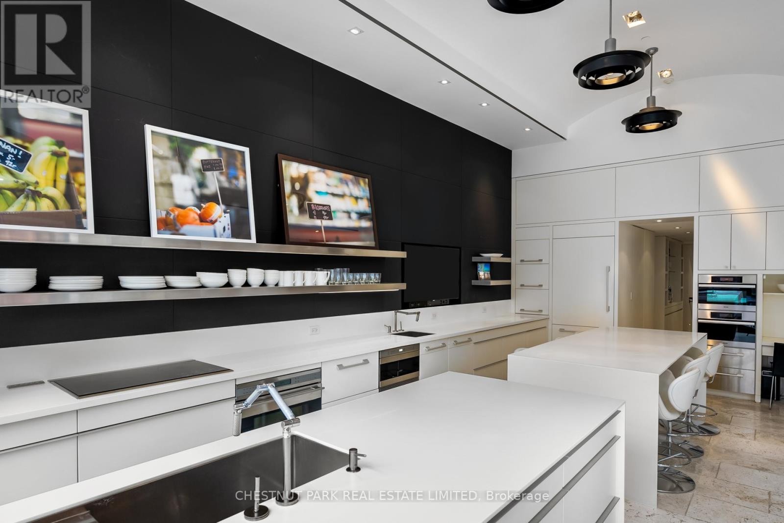 












310 PALMERSTON BOULEVARD

,
Toronto (Palmerston-Little Italy),




Ontario
M6G2N5

