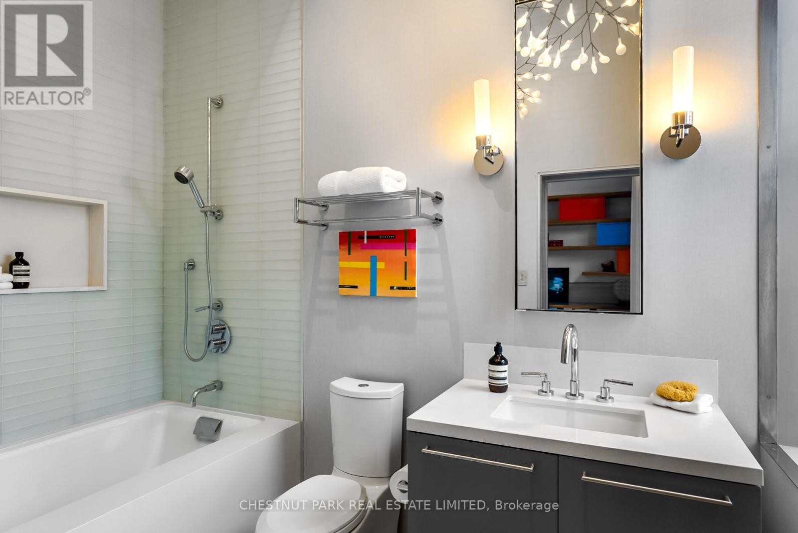 












310 PALMERSTON BOULEVARD

,
Toronto (Palmerston-Little Italy),




Ontario
M6G2N5

