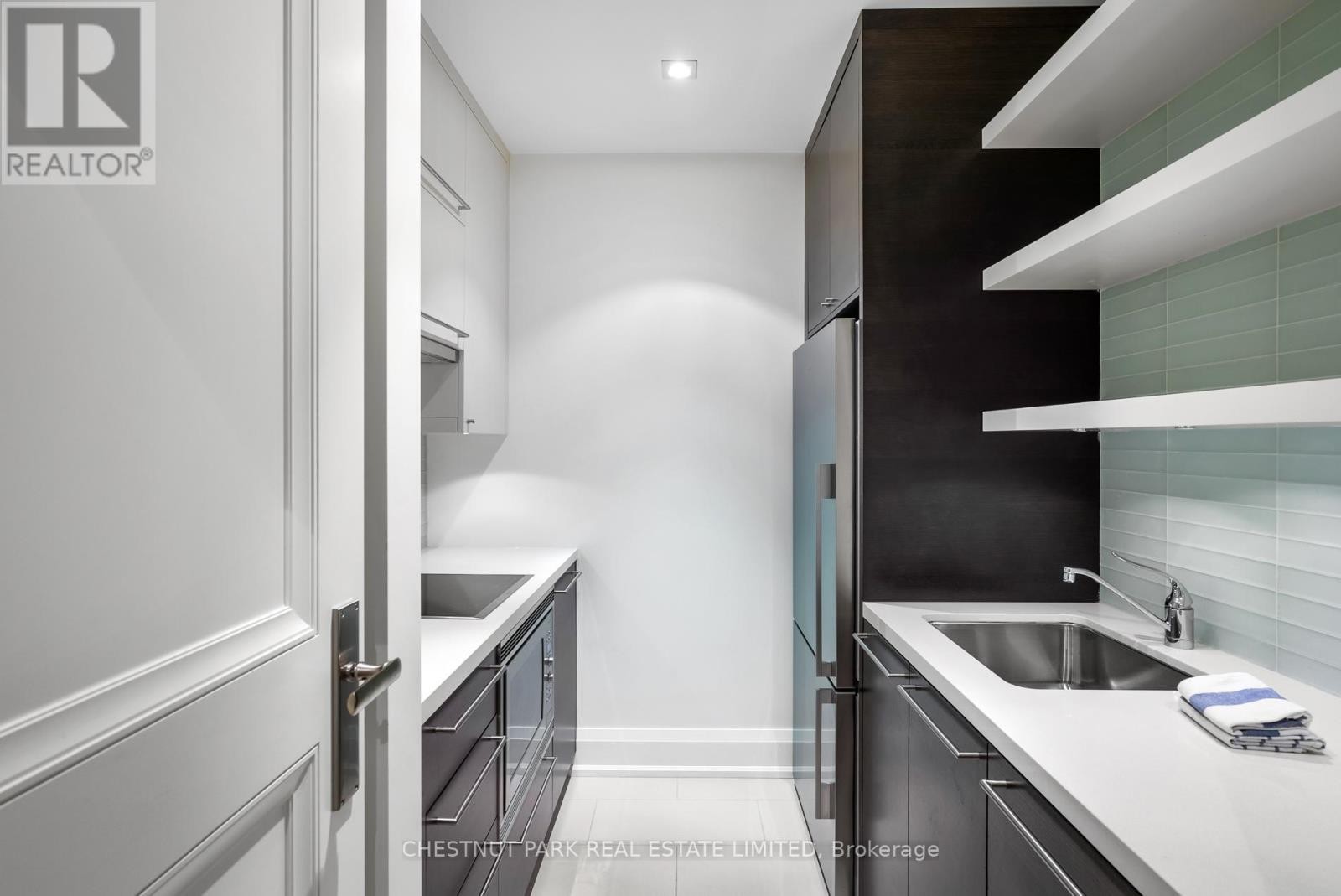 












310 PALMERSTON BOULEVARD

,
Toronto (Palmerston-Little Italy),




Ontario
M6G2N5

