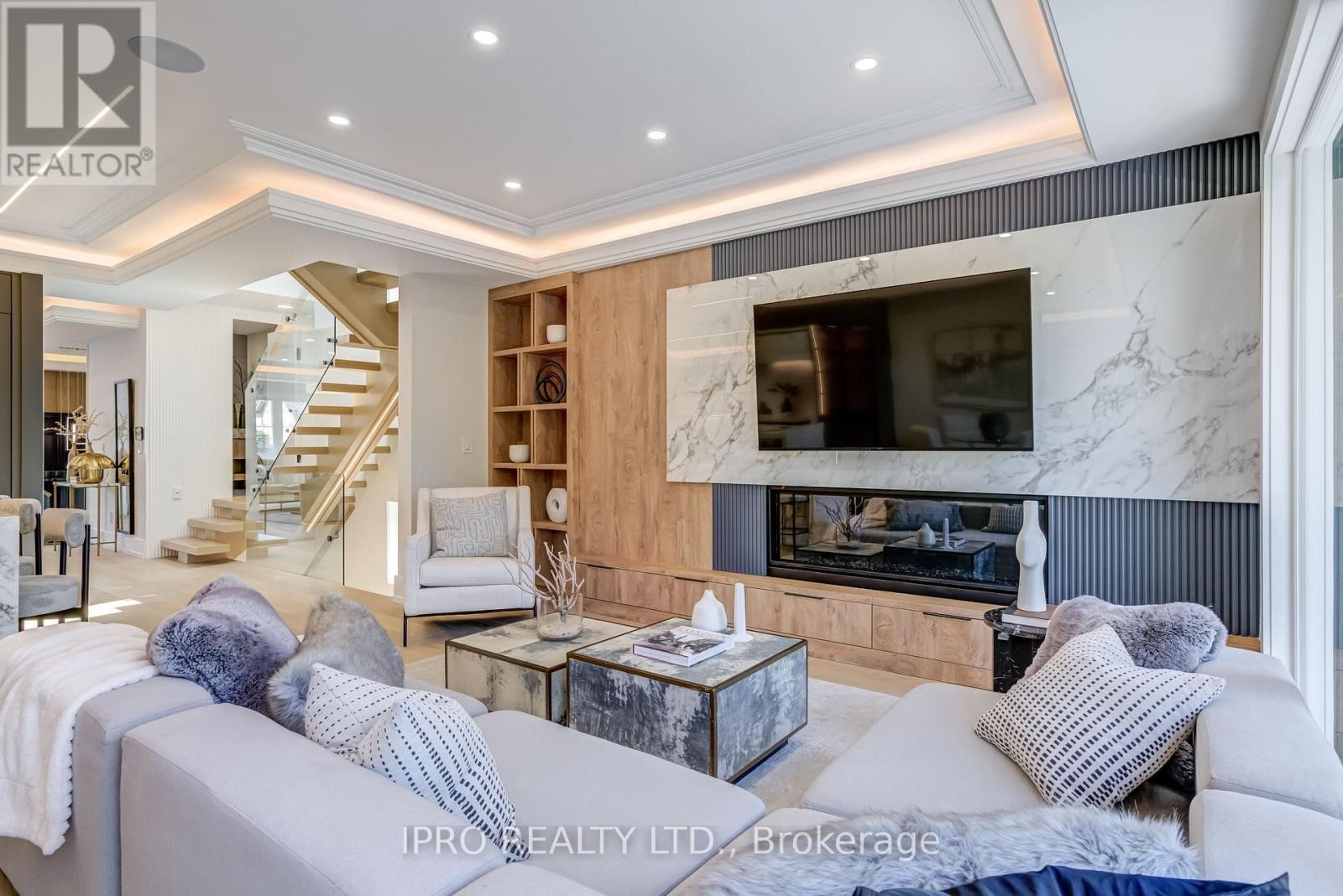 












594 BROADWAY AVENUE

,
Toronto (Leaside),




Ontario
M4G2S5

