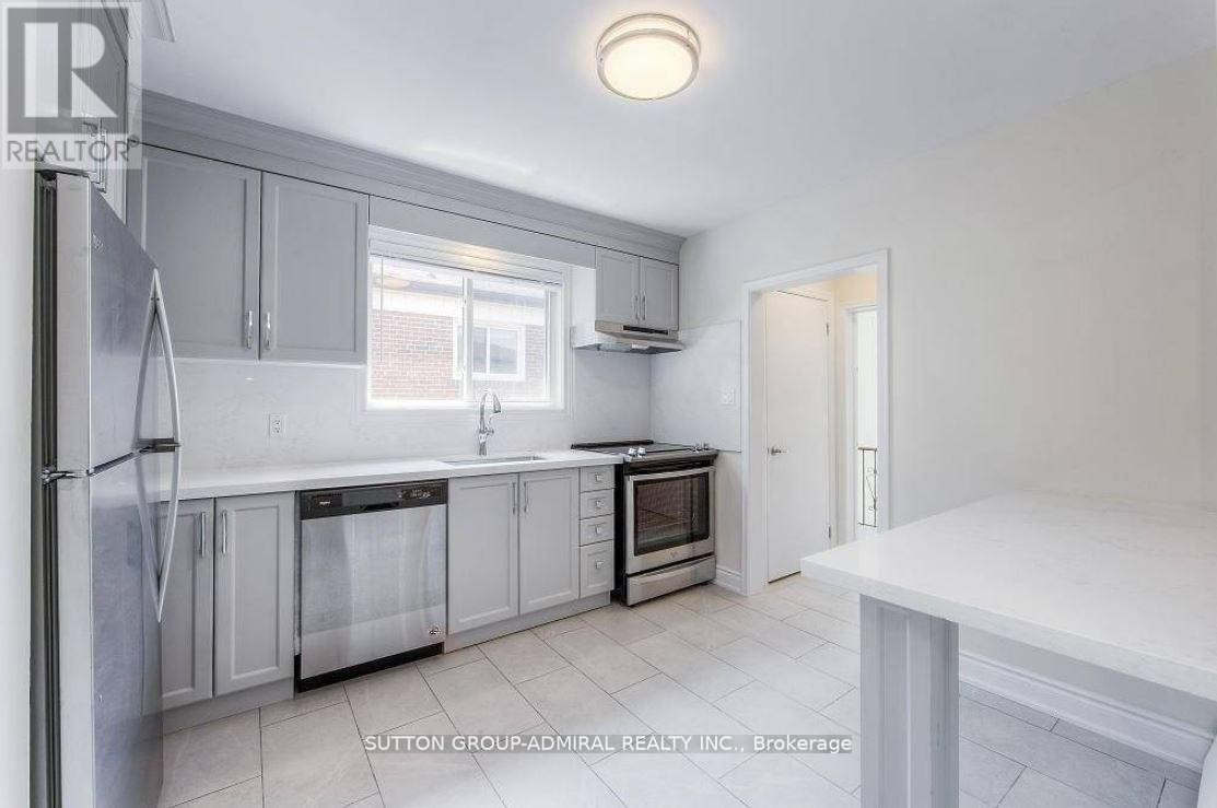 












UNIT 3 - 75 GARTHDALE COURT

,
Toronto (Bathurst Manor),




Ontario
M3H5P8

