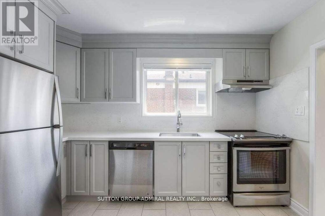 












UNIT 3 - 75 GARTHDALE COURT

,
Toronto (Bathurst Manor),




Ontario
M3H5P8

