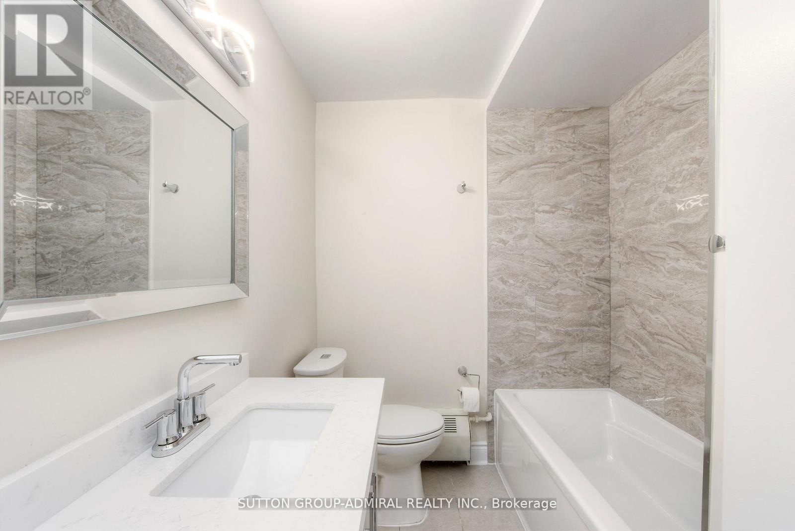 












UNIT 3 - 75 GARTHDALE COURT

,
Toronto (Bathurst Manor),




Ontario
M3H5P8

