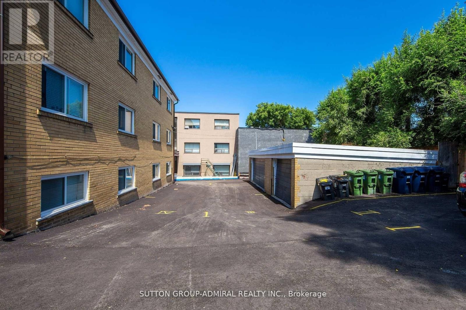 












UNIT 3 - 75 GARTHDALE COURT

,
Toronto (Bathurst Manor),




Ontario
M3H5P8

