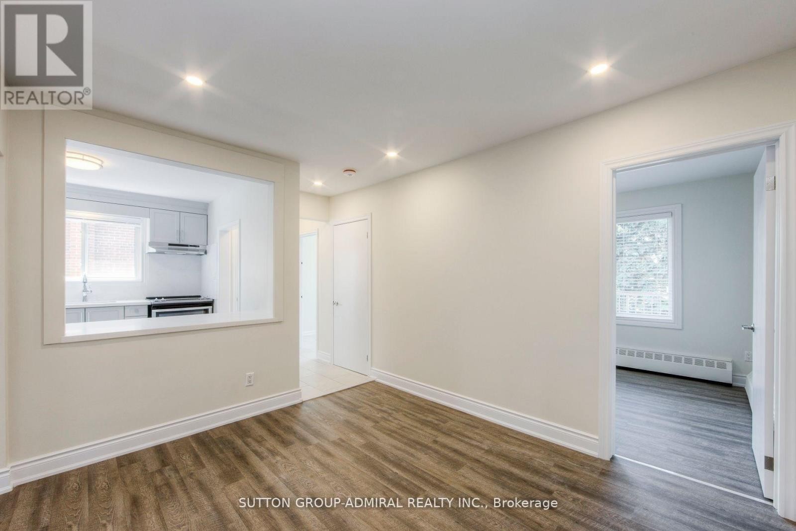 












UNIT 3 - 75 GARTHDALE COURT

,
Toronto (Bathurst Manor),




Ontario
M3H5P8

