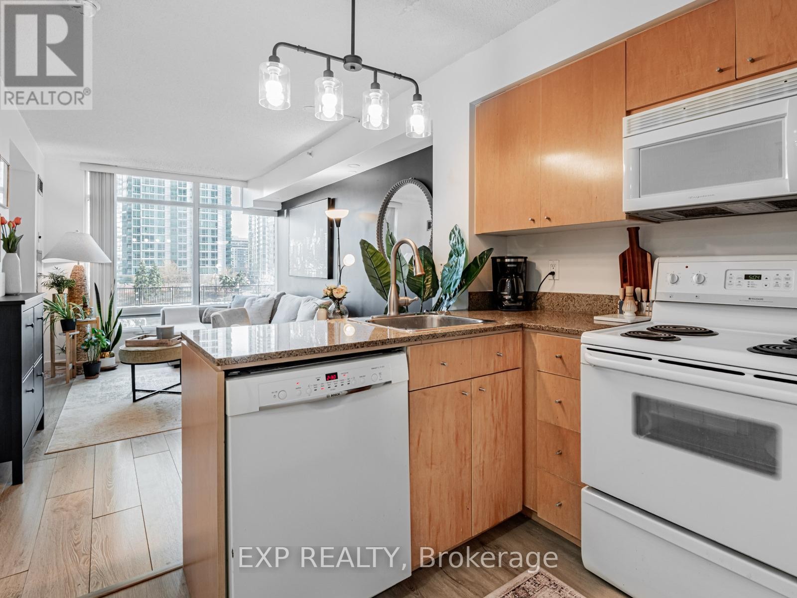 












317 - 361 FRONT STREET W

,
Toronto (Waterfront Communities),




Ontario
M5V3R5

