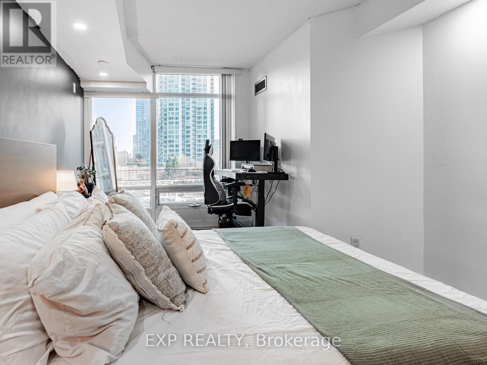 












317 - 361 FRONT STREET W

,
Toronto (Waterfront Communities),




Ontario
M5V3R5

