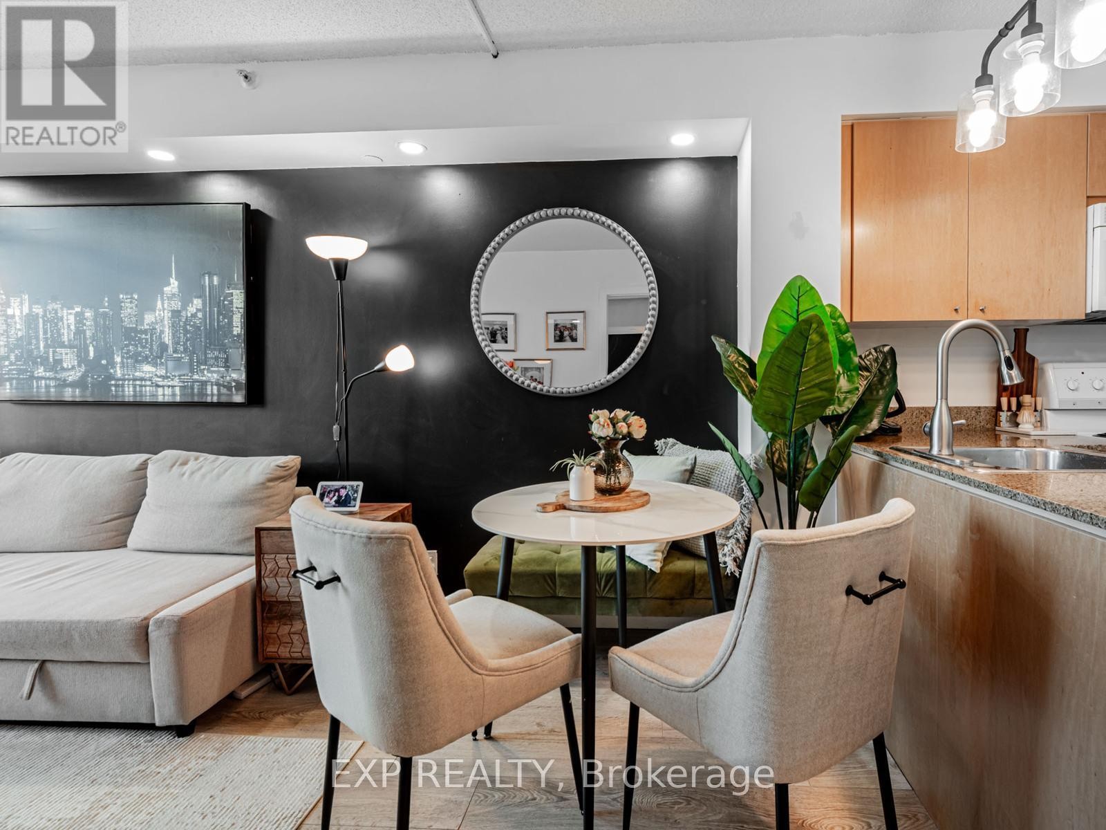 












317 - 361 FRONT STREET W

,
Toronto (Waterfront Communities),




Ontario
M5V3R5

