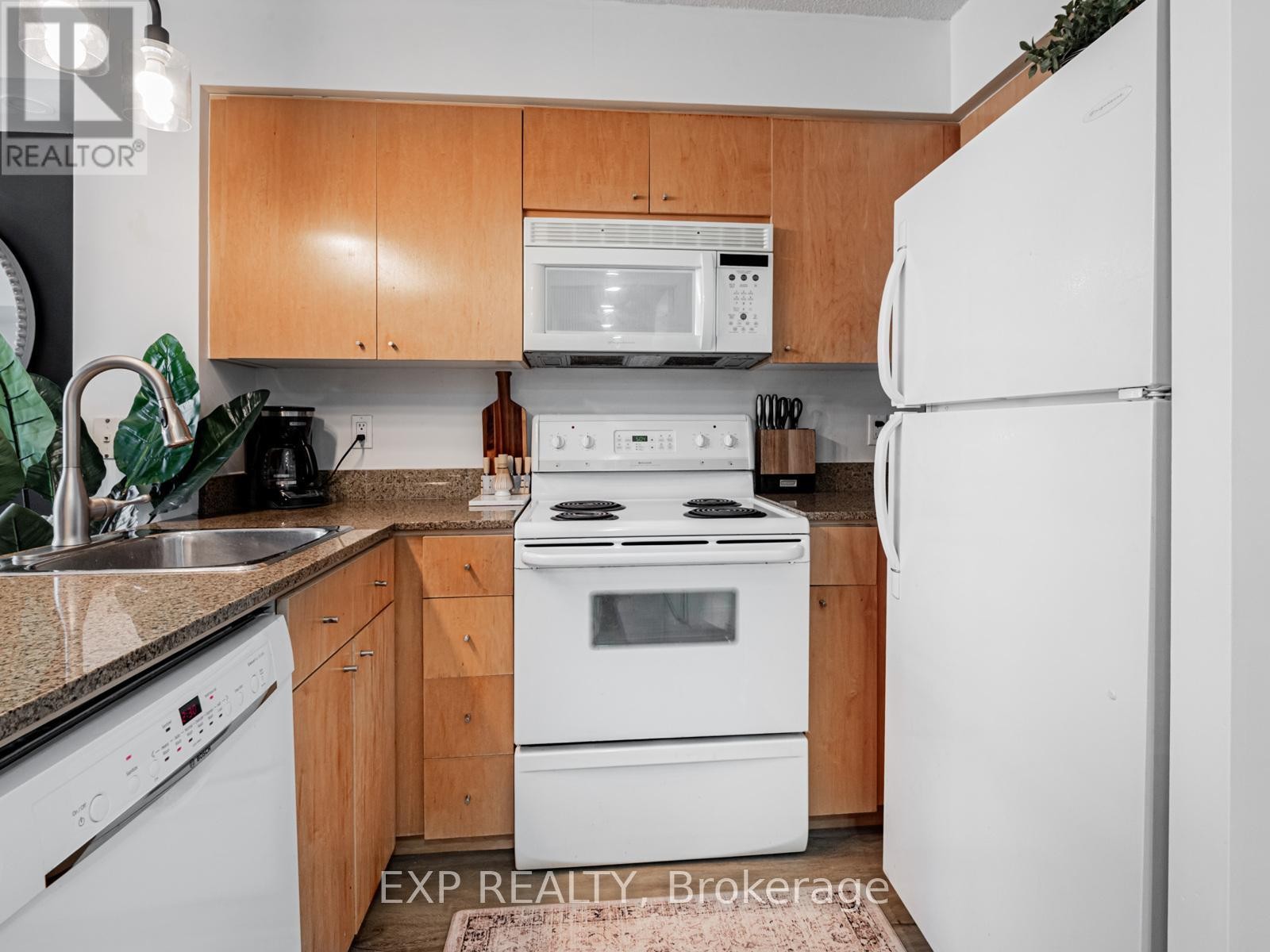 












317 - 361 FRONT STREET W

,
Toronto (Waterfront Communities),




Ontario
M5V3R5

