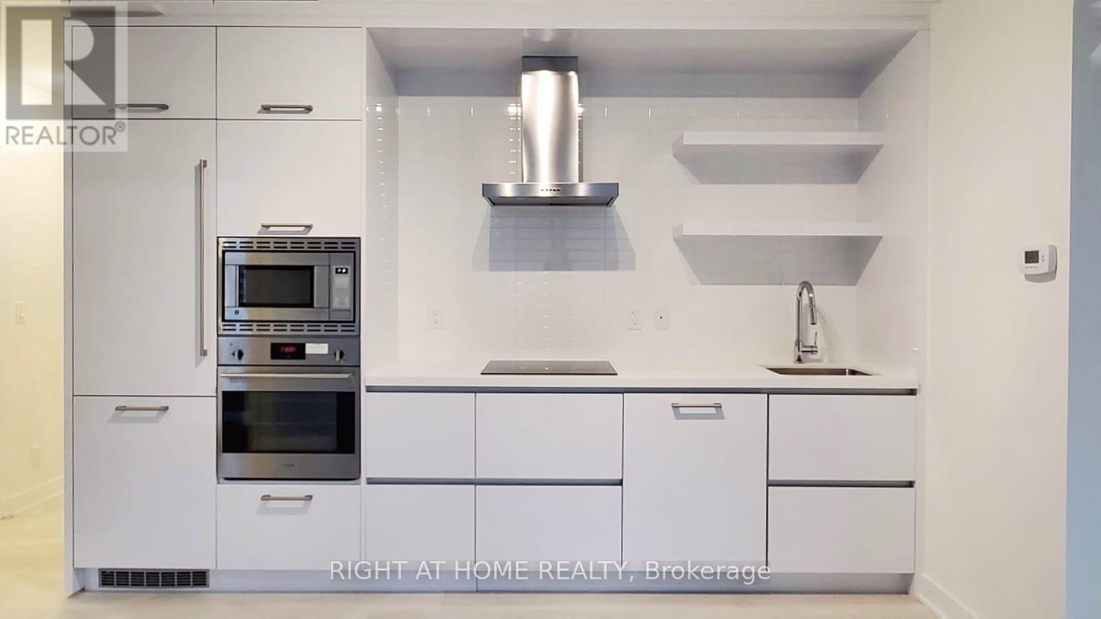 












902 - 2221 YONGE STREET

,
Toronto (Mount Pleasant West),




Ontario
M4S0B8

