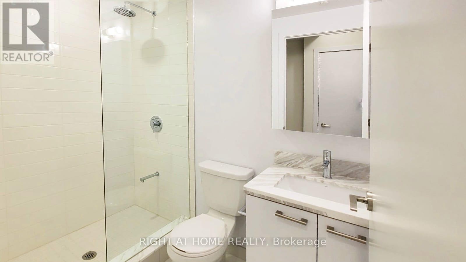 












902 - 2221 YONGE STREET

,
Toronto (Mount Pleasant West),




Ontario
M4S0B8

