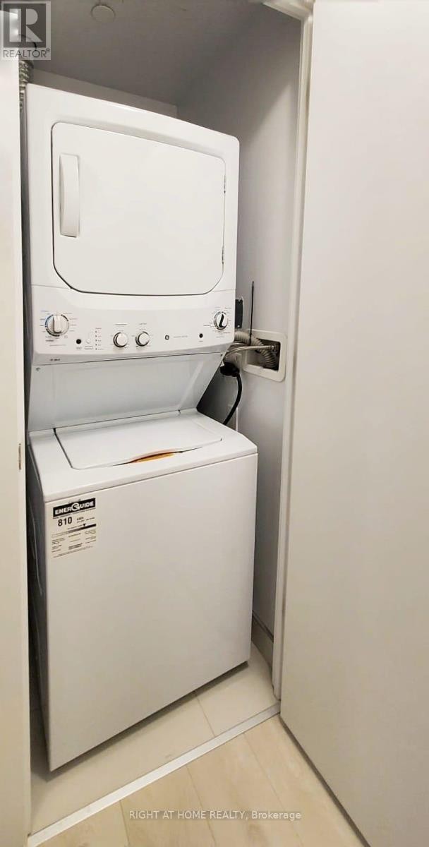 












902 - 2221 YONGE STREET

,
Toronto (Mount Pleasant West),




Ontario
M4S0B8

