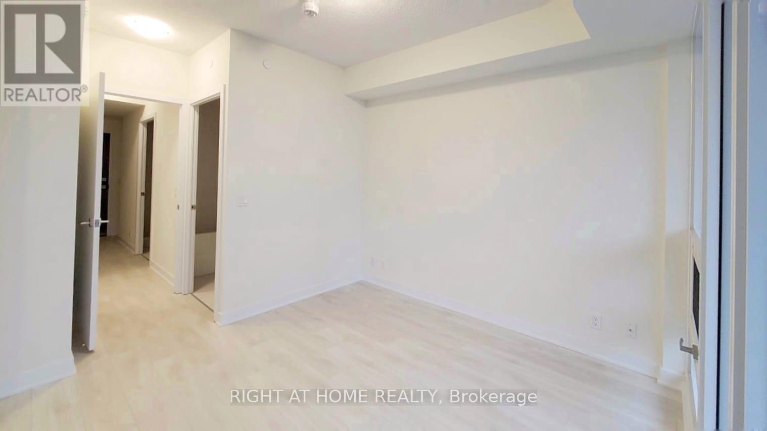 












902 - 2221 YONGE STREET

,
Toronto (Mount Pleasant West),




Ontario
M4S0B8

