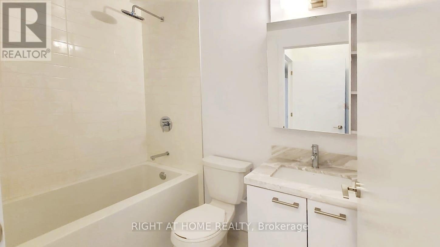 












902 - 2221 YONGE STREET

,
Toronto (Mount Pleasant West),




Ontario
M4S0B8

