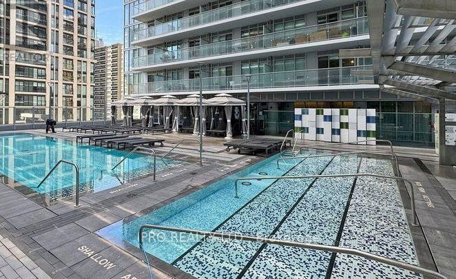 












2314 - 195 REDPATH AVENUE

,
Toronto (Mount Pleasant West),




Ontario
M4P0E4

