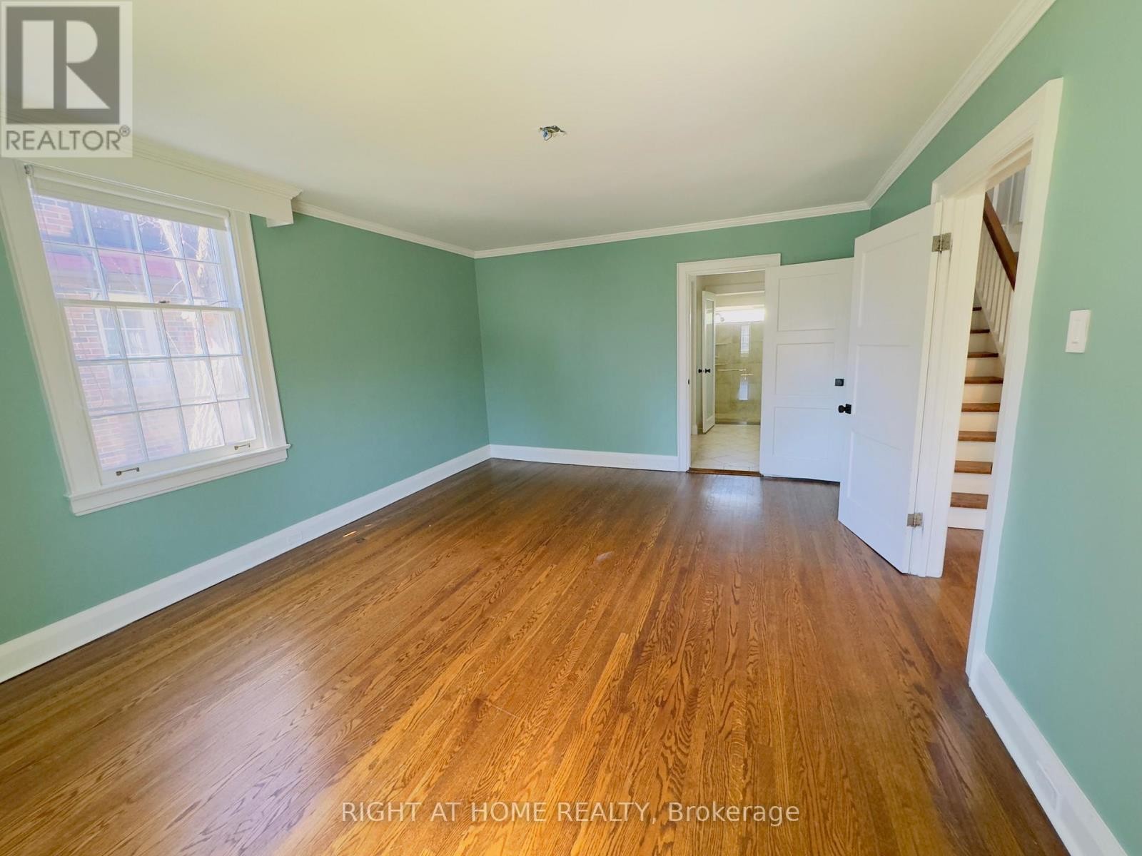 












72 GLENGOWAN ROAD

,
Toronto (Lawrence Park South),




Ontario
M4N1G4


