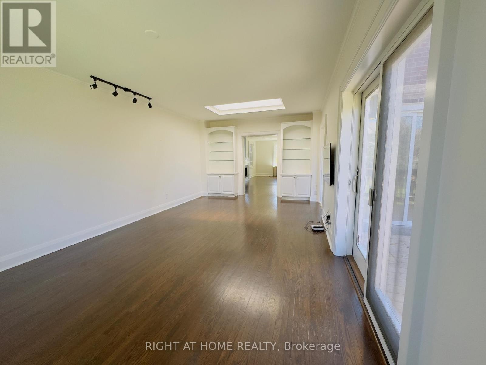 












72 GLENGOWAN ROAD

,
Toronto (Lawrence Park South),




Ontario
M4N1G4

