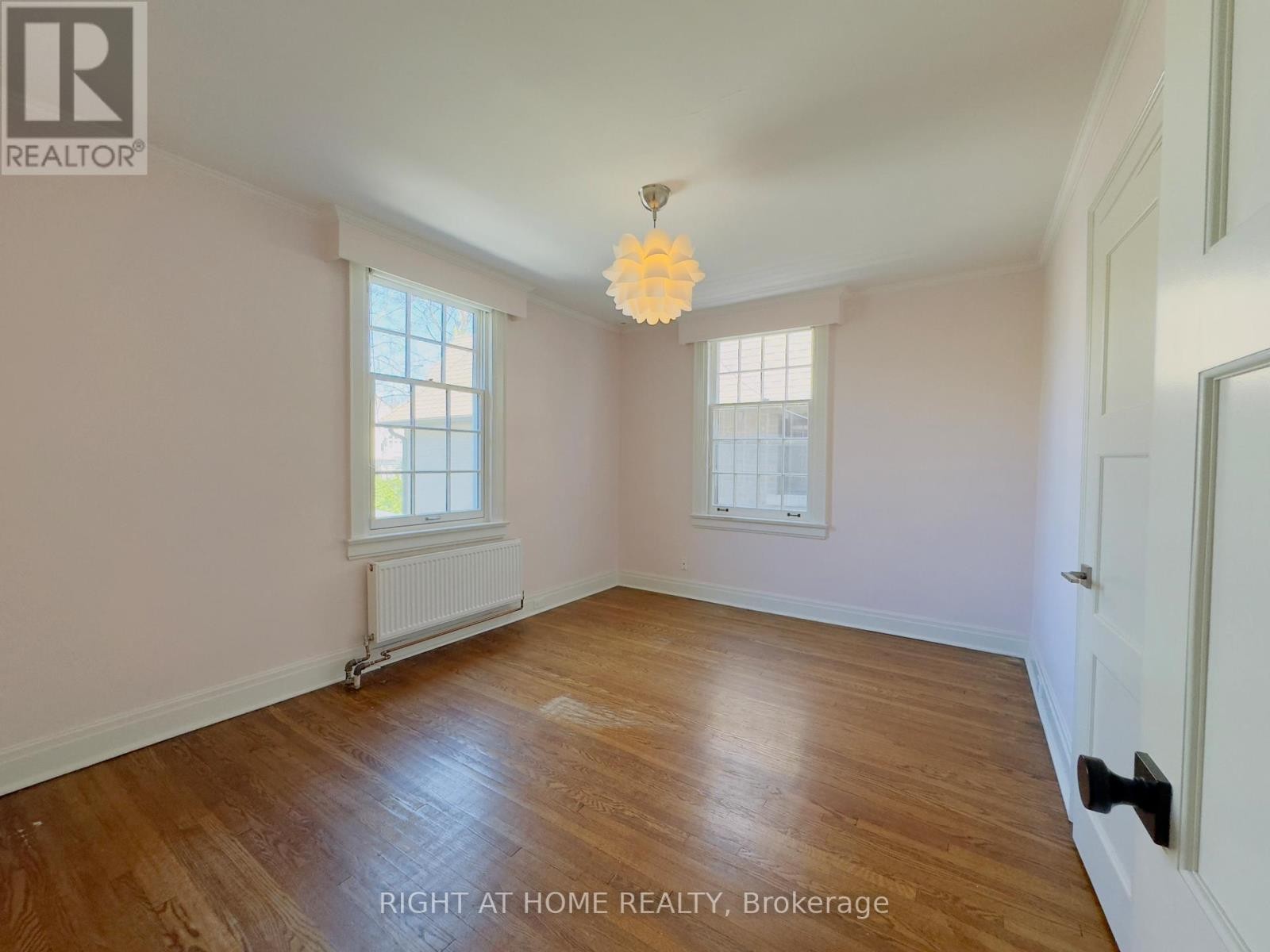 












72 GLENGOWAN ROAD

,
Toronto (Lawrence Park South),




Ontario
M4N1G4

