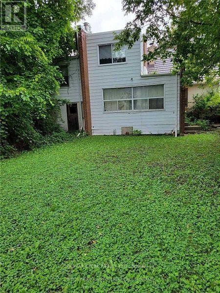 












99 RANEE AVENUE

,
Toronto (Englemount-Lawrence),




Ontario
M6A1N1


