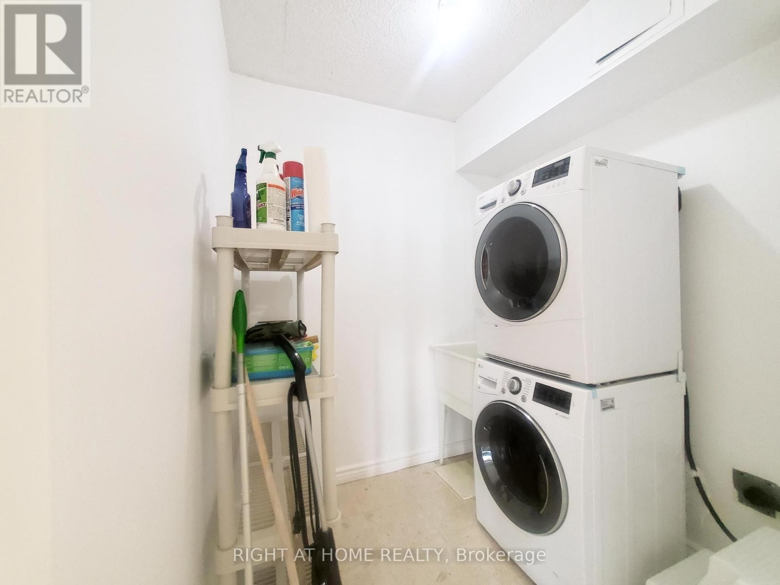 












607 - 3300 DON MILLS ROAD

,
Toronto (Don Valley Village),




Ontario
M2J4X7

