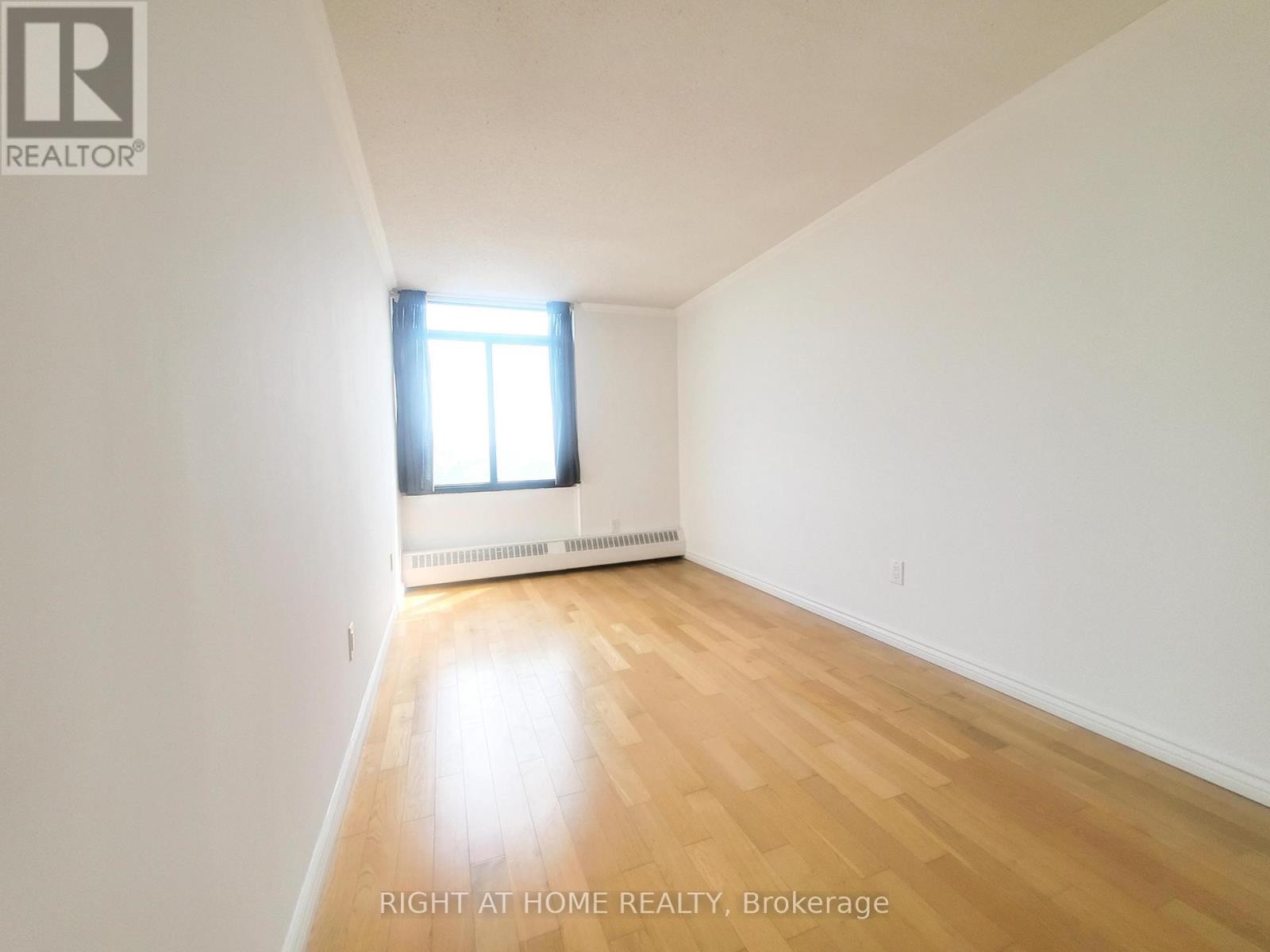 












607 - 3300 DON MILLS ROAD

,
Toronto (Don Valley Village),




Ontario
M2J4X7

