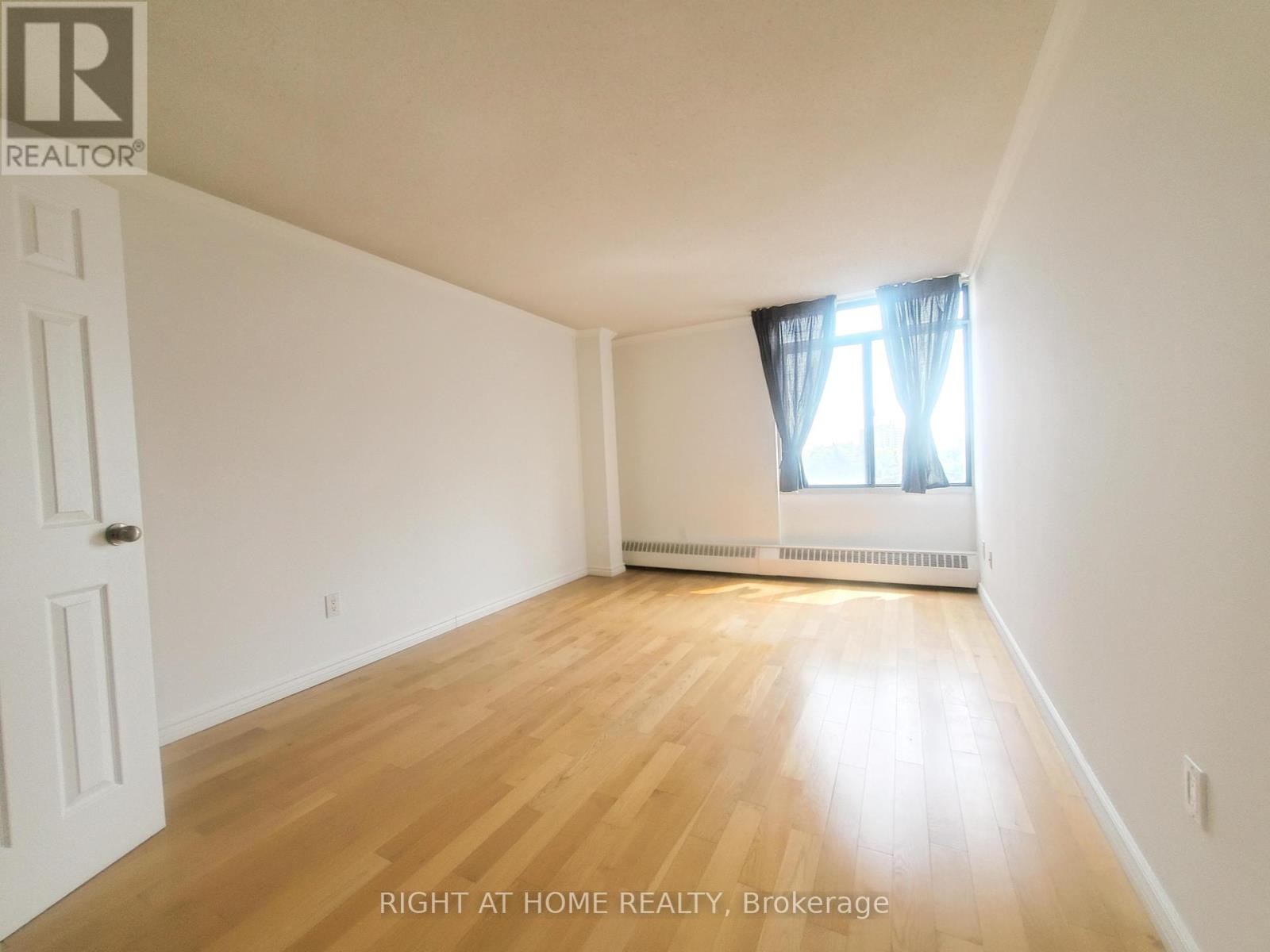 












607 - 3300 DON MILLS ROAD

,
Toronto (Don Valley Village),




Ontario
M2J4X7


