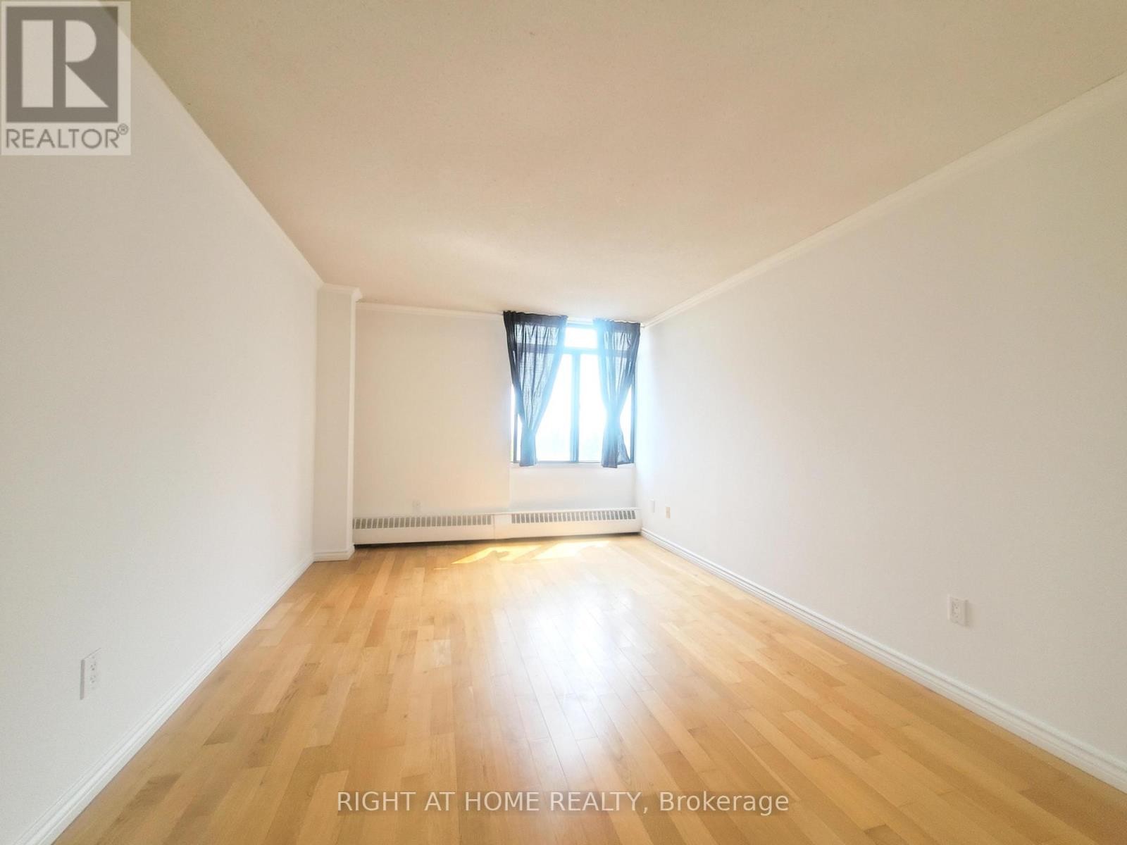 












607 - 3300 DON MILLS ROAD

,
Toronto (Don Valley Village),




Ontario
M2J4X7


