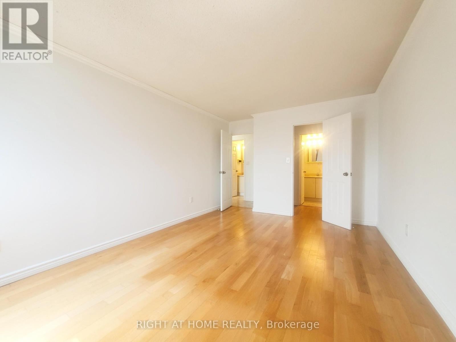 












607 - 3300 DON MILLS ROAD

,
Toronto (Don Valley Village),




Ontario
M2J4X7

