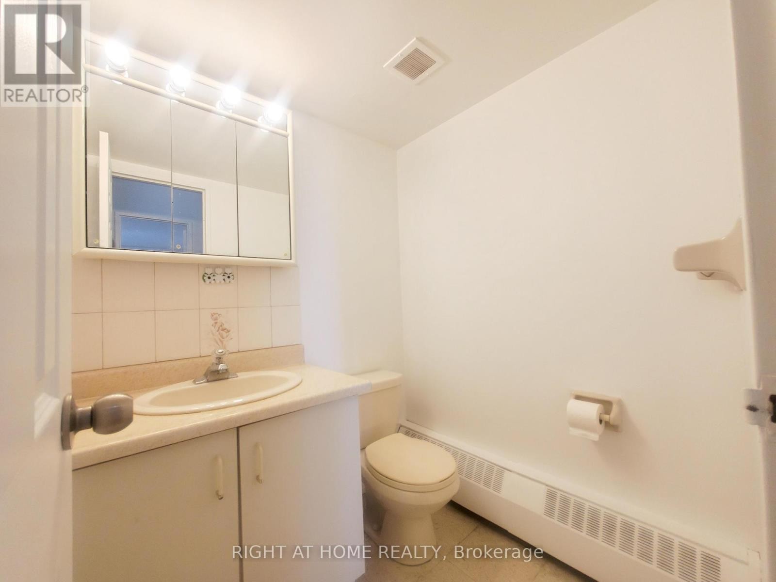












607 - 3300 DON MILLS ROAD

,
Toronto (Don Valley Village),




Ontario
M2J4X7


