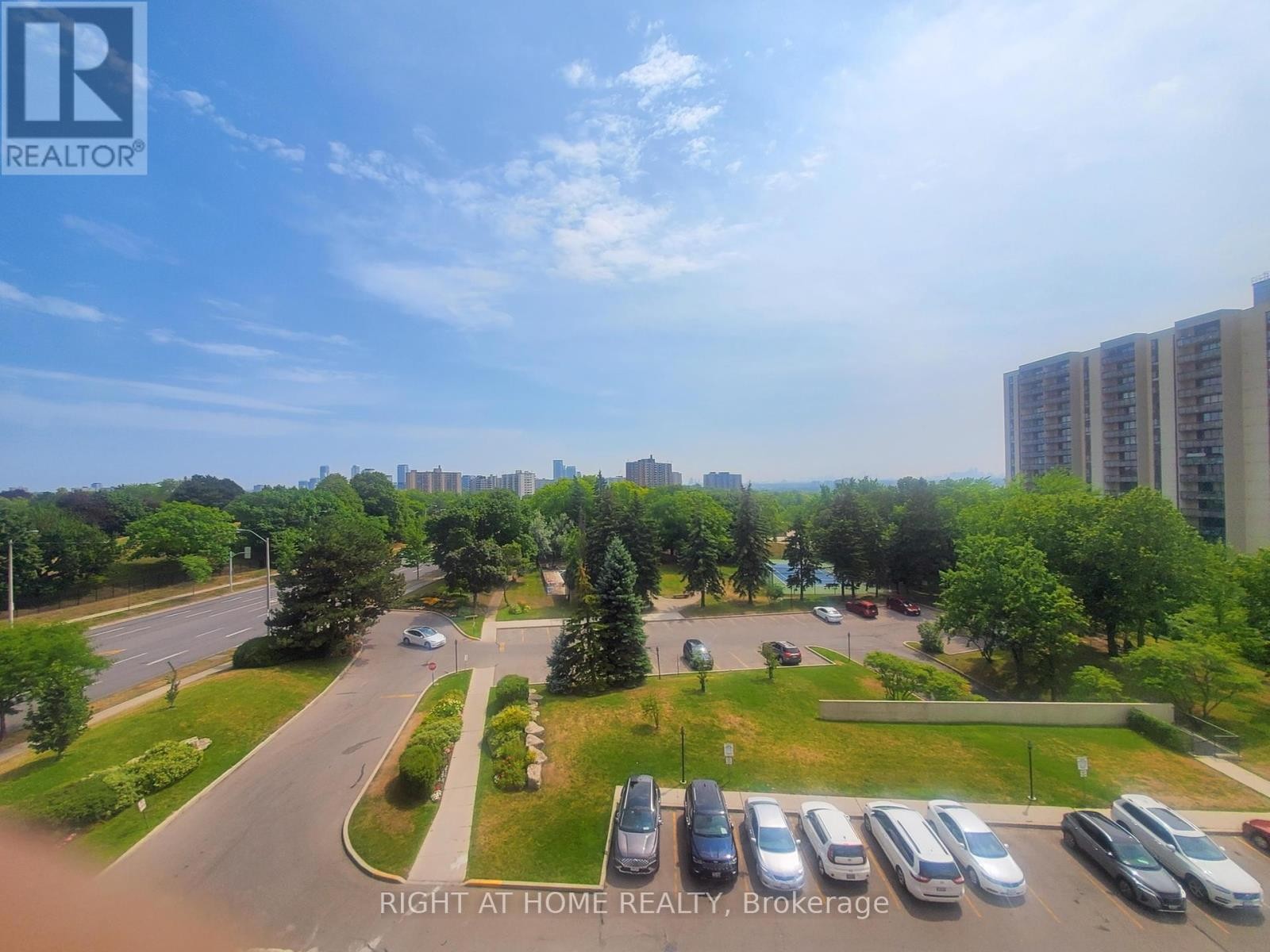 












607 - 3300 DON MILLS ROAD

,
Toronto (Don Valley Village),




Ontario
M2J4X7


