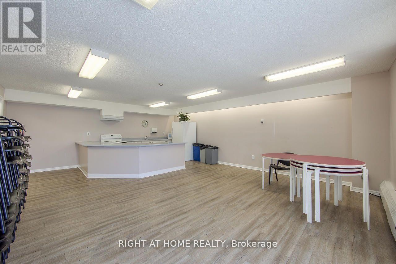 












607 - 3300 DON MILLS ROAD

,
Toronto (Don Valley Village),




Ontario
M2J4X7

