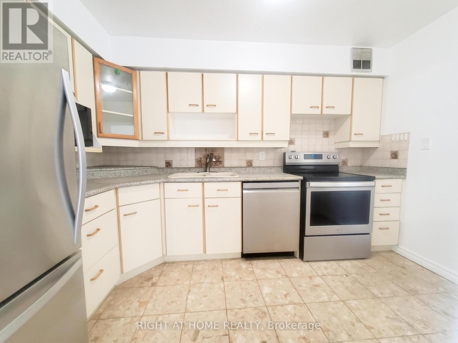 












607 - 3300 DON MILLS ROAD

,
Toronto (Don Valley Village),




Ontario
M2J4X7

