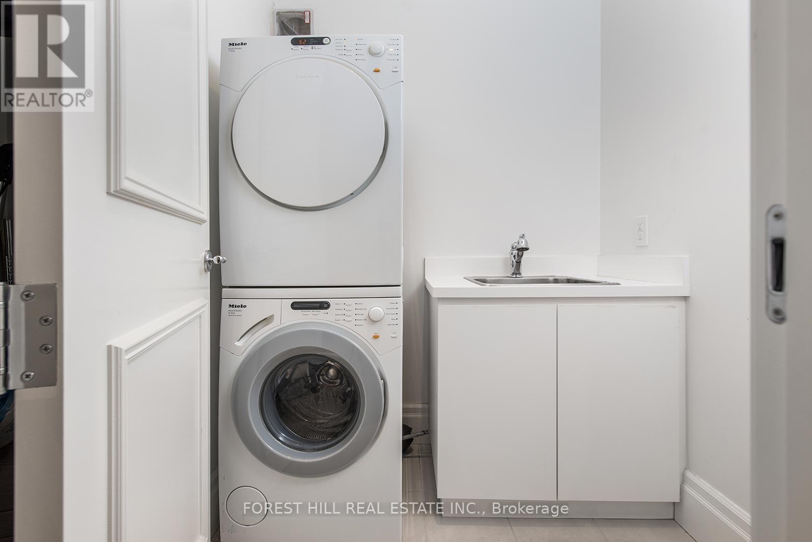 












4604 - 311 BAY STREET

,
Toronto (Bay Street Corridor),




Ontario
M5H4G5

