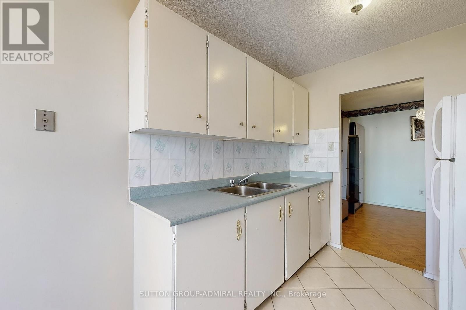 












1205 - 205 HILDA AVENUE

,
Toronto (Newtonbrook West),




Ontario
M2M4B1

