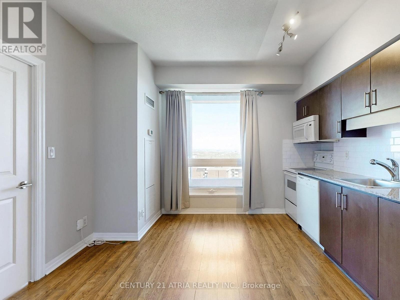 












2504 - 30 HERONS HILL WAY

,
Toronto (Henry Farm),




Ontario
M2J0A7

