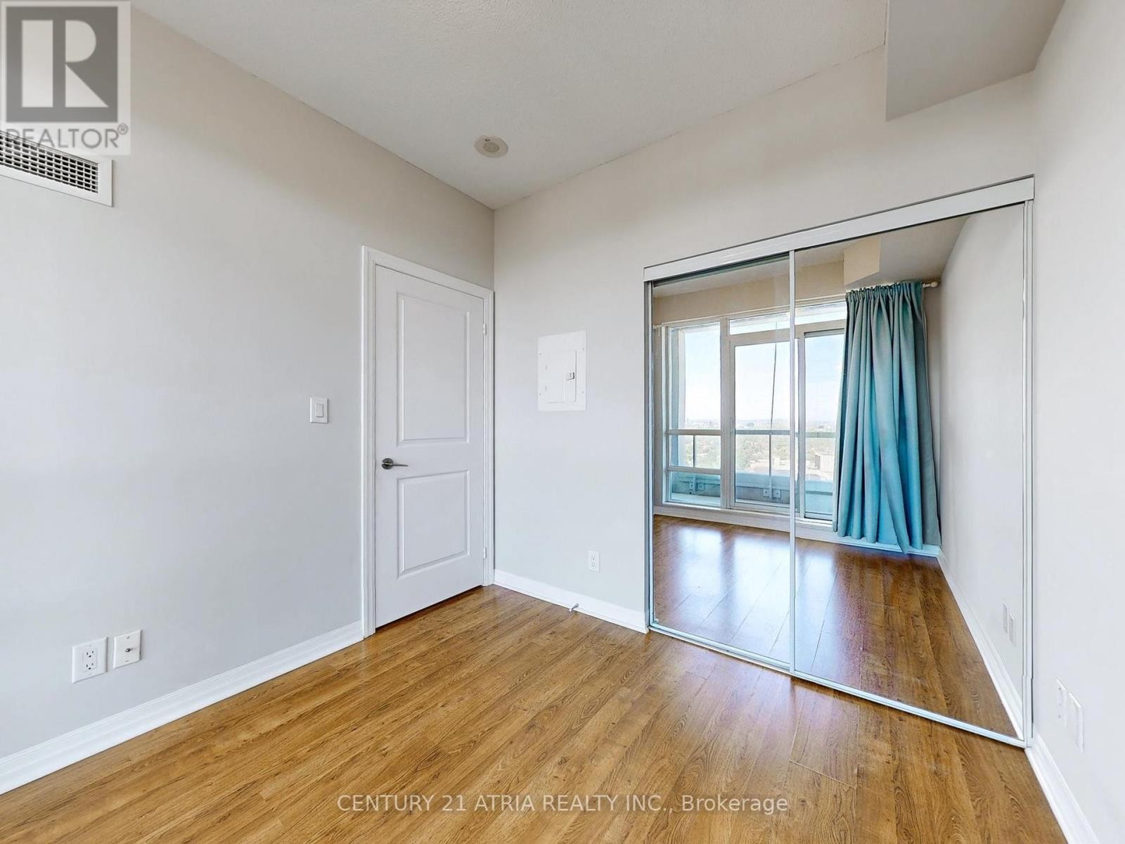 












2504 - 30 HERONS HILL WAY

,
Toronto (Henry Farm),




Ontario
M2J0A7

