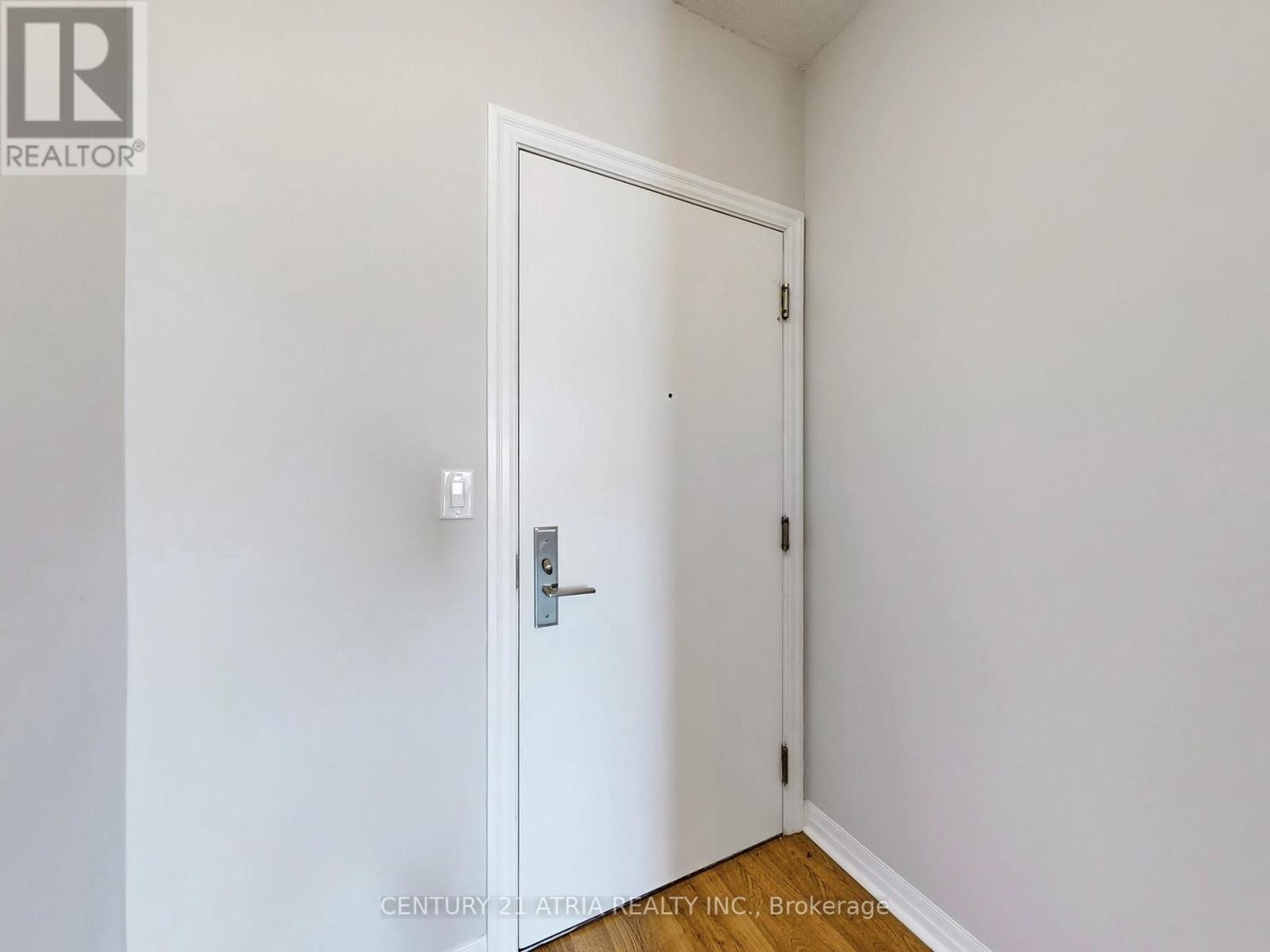 












2504 - 30 HERONS HILL WAY

,
Toronto (Henry Farm),




Ontario
M2J0A7

