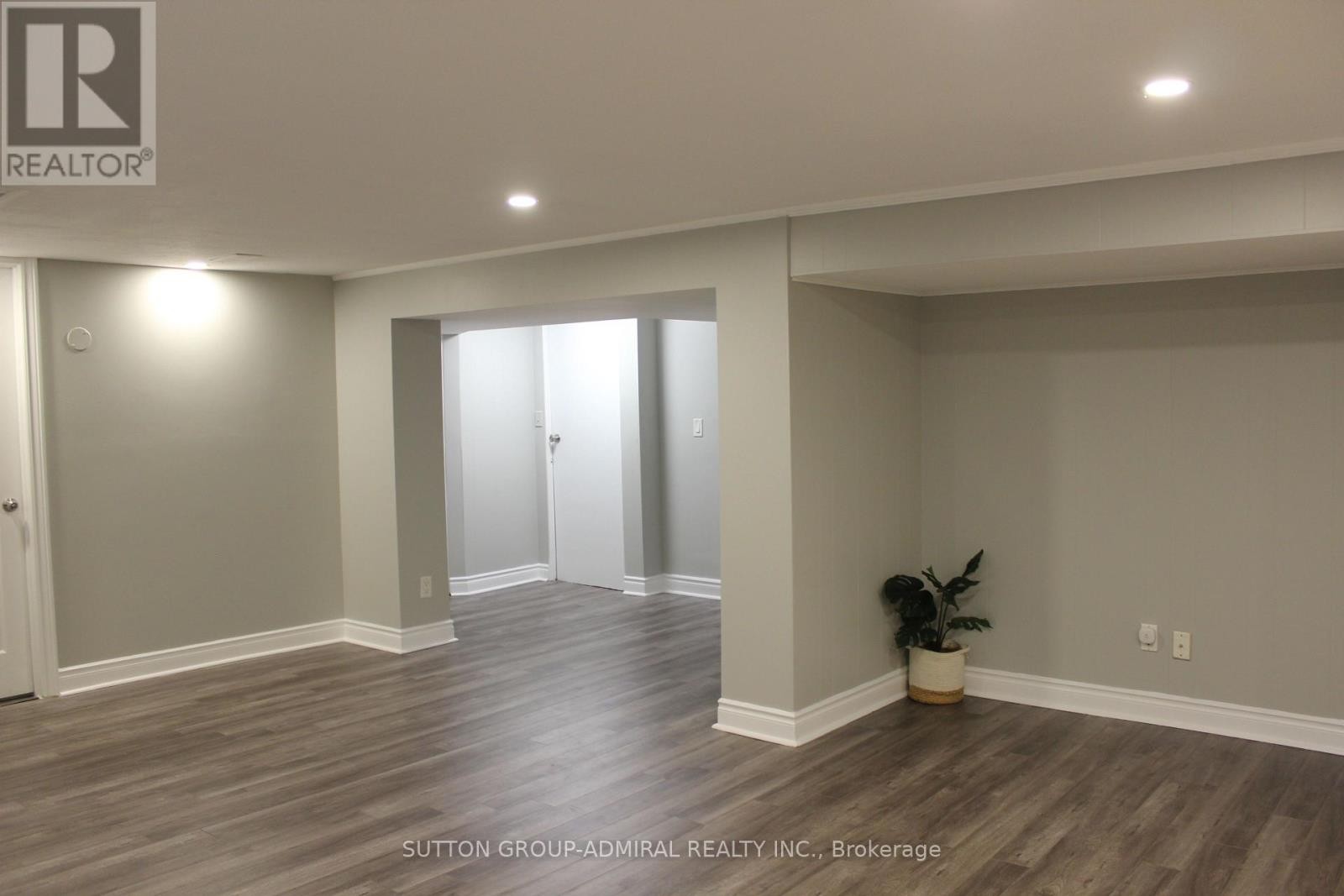 












BSMT - 5 PENNARD COURT

,
Toronto (Newtonbrook West),




Ontario
M2R2V8


