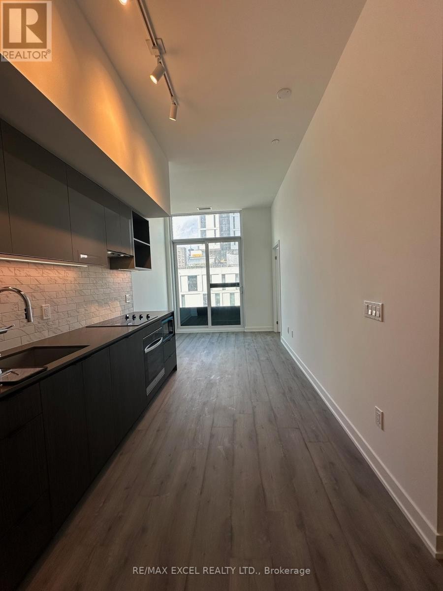












910 - 252 CHURCH STREET

,
Toronto (Church-Yonge Corridor),




Ontario
M5B0E6


