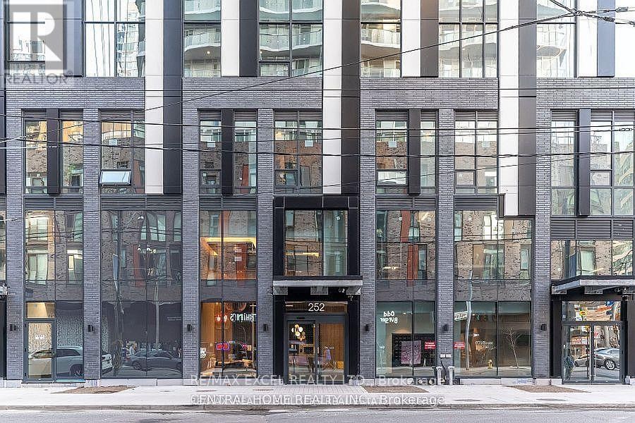 












910 - 252 CHURCH STREET

,
Toronto (Church-Yonge Corridor),




Ontario
M5B0E6

