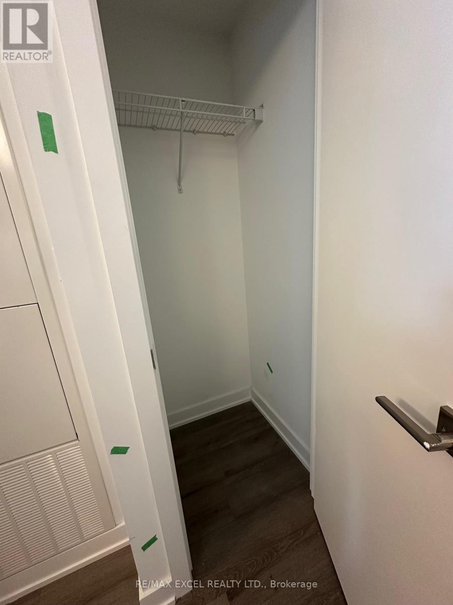 












910 - 252 CHURCH STREET

,
Toronto (Church-Yonge Corridor),




Ontario
M5B0E6

