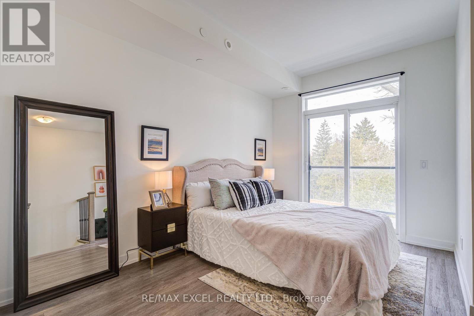 












26 - 51 WINLOCK PARK

,
Toronto (Newtonbrook East),




Ontario
M2M0B8


