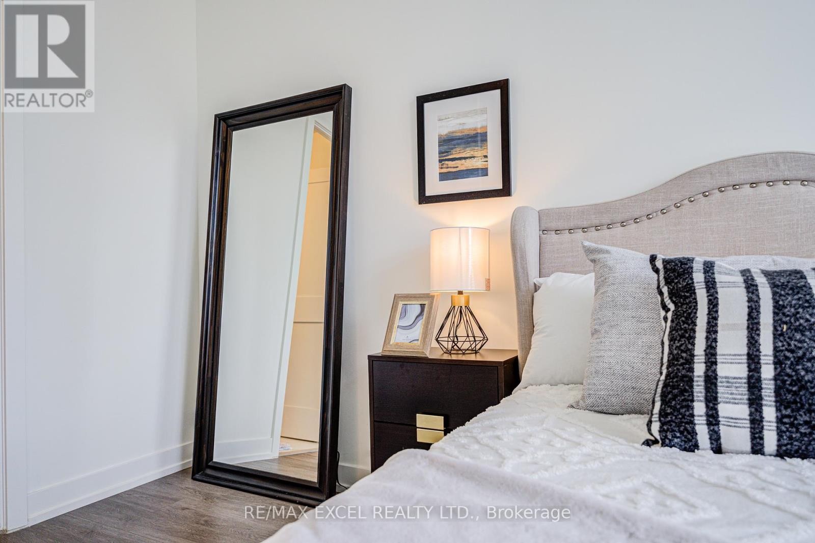












26 - 51 WINLOCK PARK

,
Toronto (Newtonbrook East),




Ontario
M2M0B8

