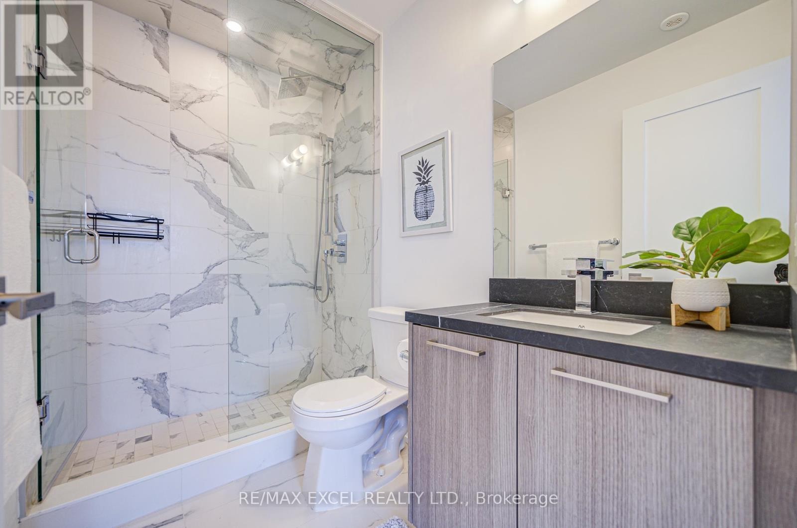 












26 - 51 WINLOCK PARK

,
Toronto (Newtonbrook East),




Ontario
M2M0B8

