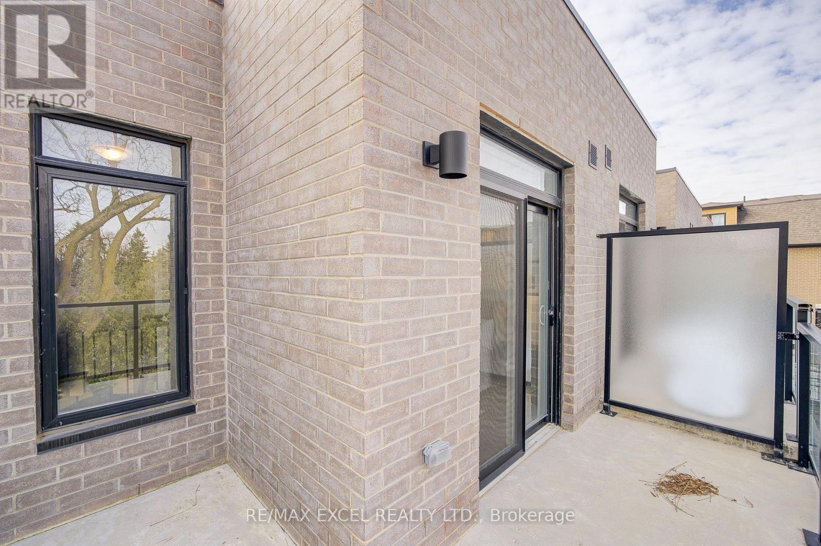 












26 - 51 WINLOCK PARK

,
Toronto (Newtonbrook East),




Ontario
M2M0B8

