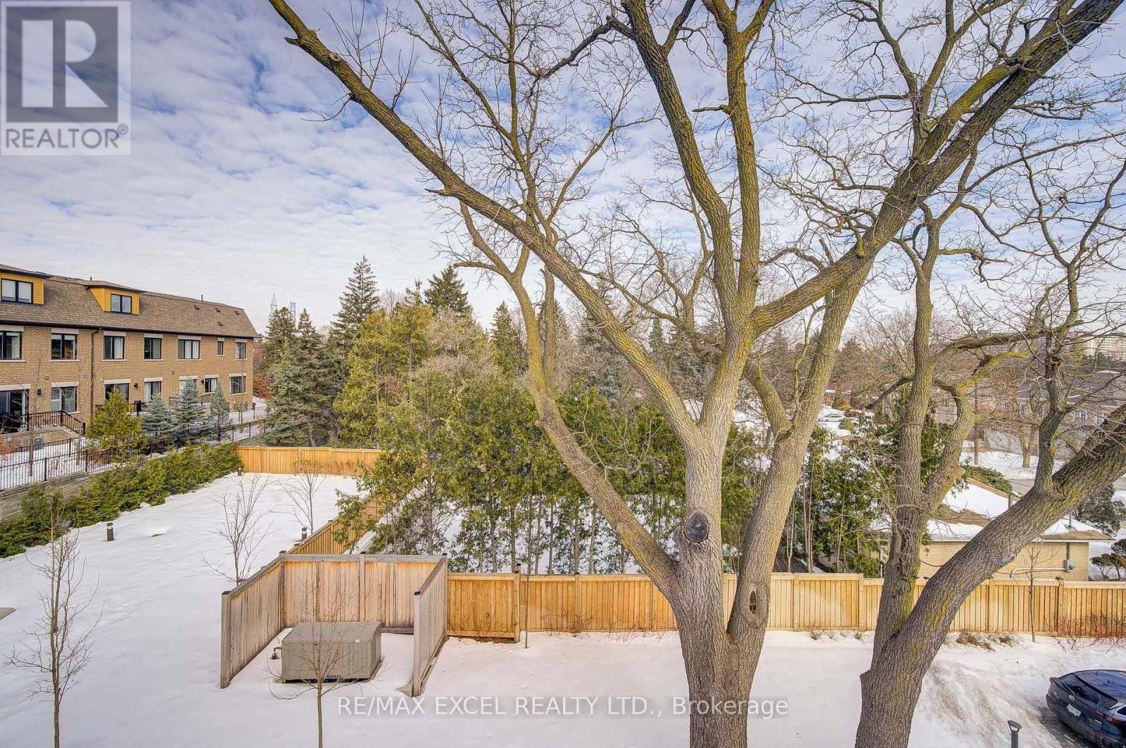 












26 - 51 WINLOCK PARK

,
Toronto (Newtonbrook East),




Ontario
M2M0B8

