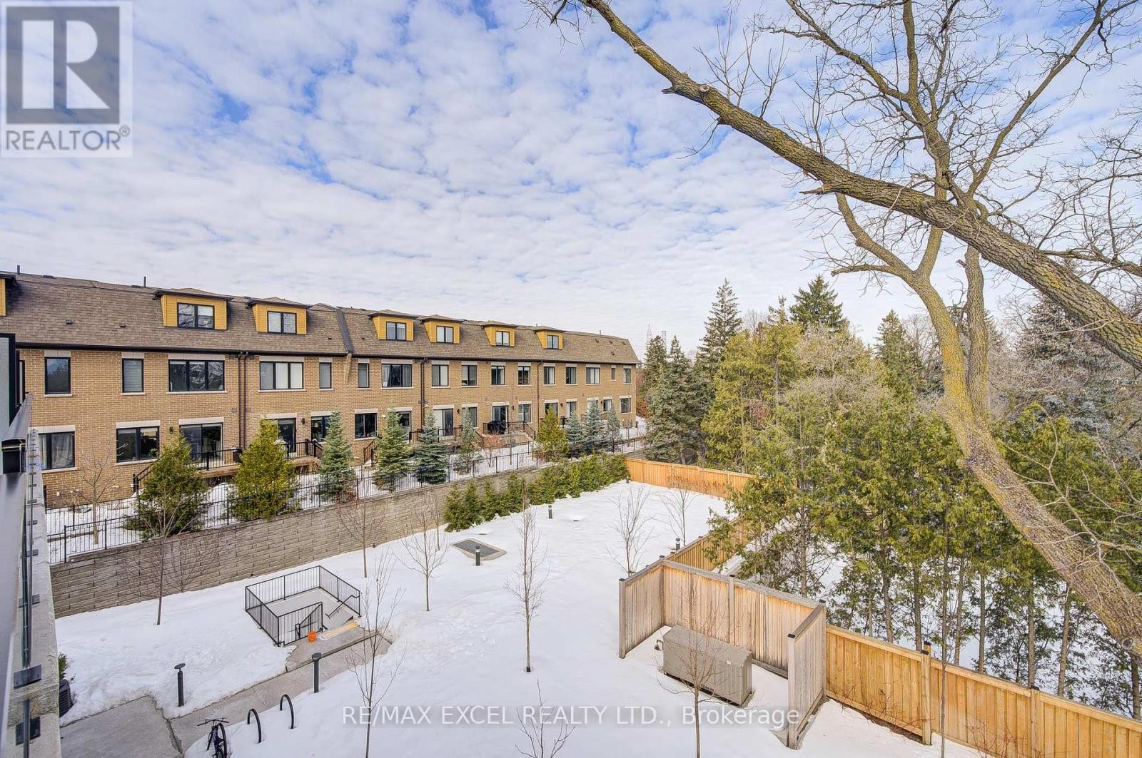 












26 - 51 WINLOCK PARK

,
Toronto (Newtonbrook East),




Ontario
M2M0B8


