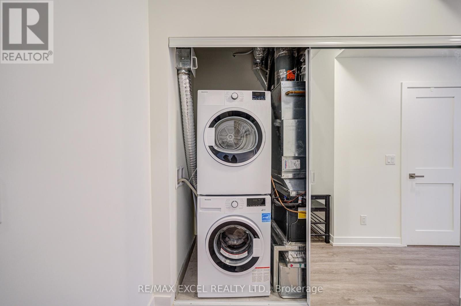 












26 - 51 WINLOCK PARK

,
Toronto (Newtonbrook East),




Ontario
M2M0B8

